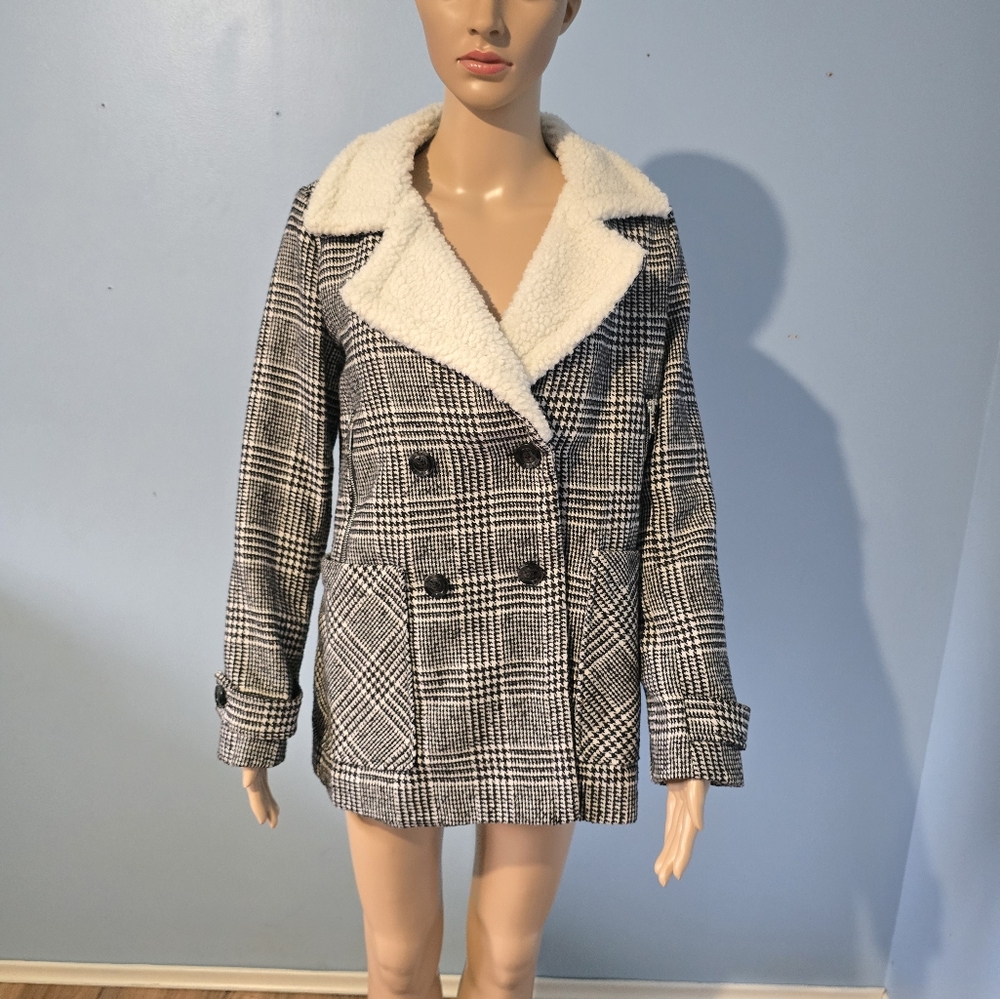 Venus Houndstooth coat